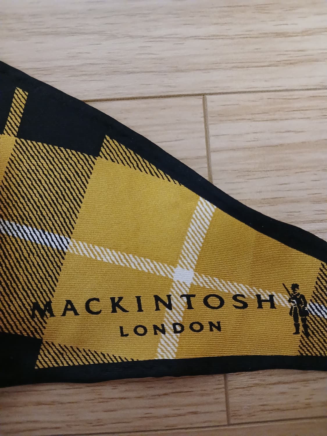 MACKINTOSH 삼각 실크스카프 상품이미지1