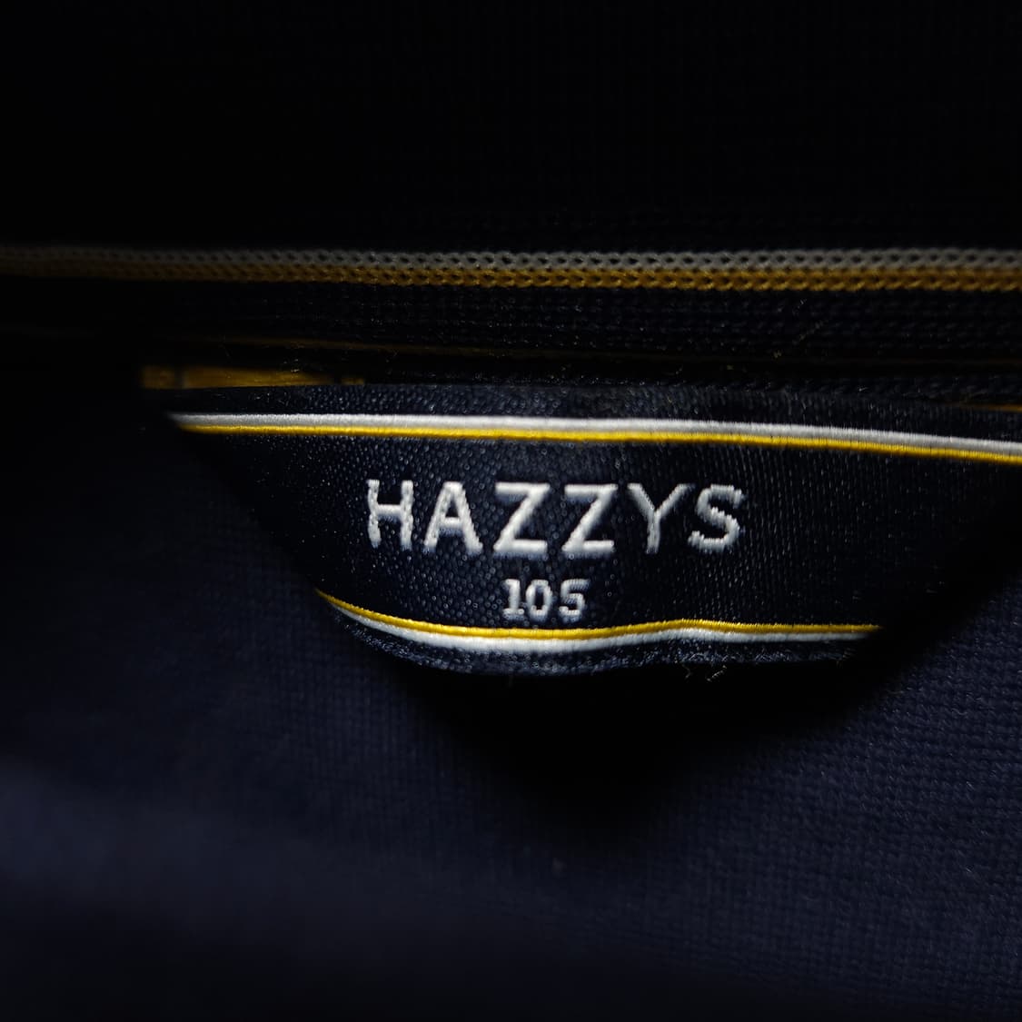 105 ) 헤지스 남성 깔끔 스몰 로고 네이비 맨투맨 상품이미지3