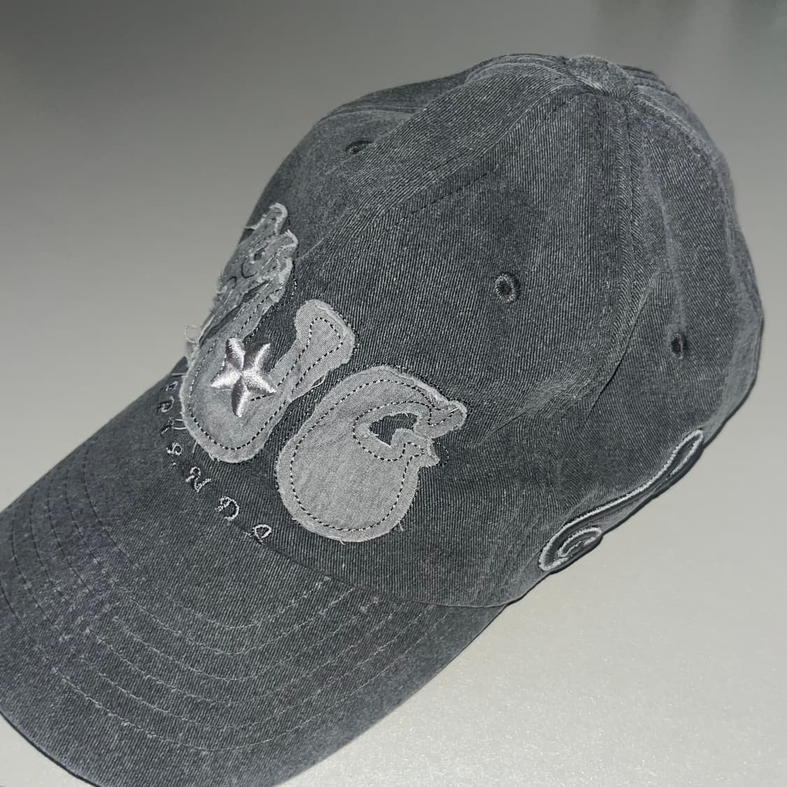 허그 유어 스킨 허그 프렌즈 캡 차콜 상품이미지1