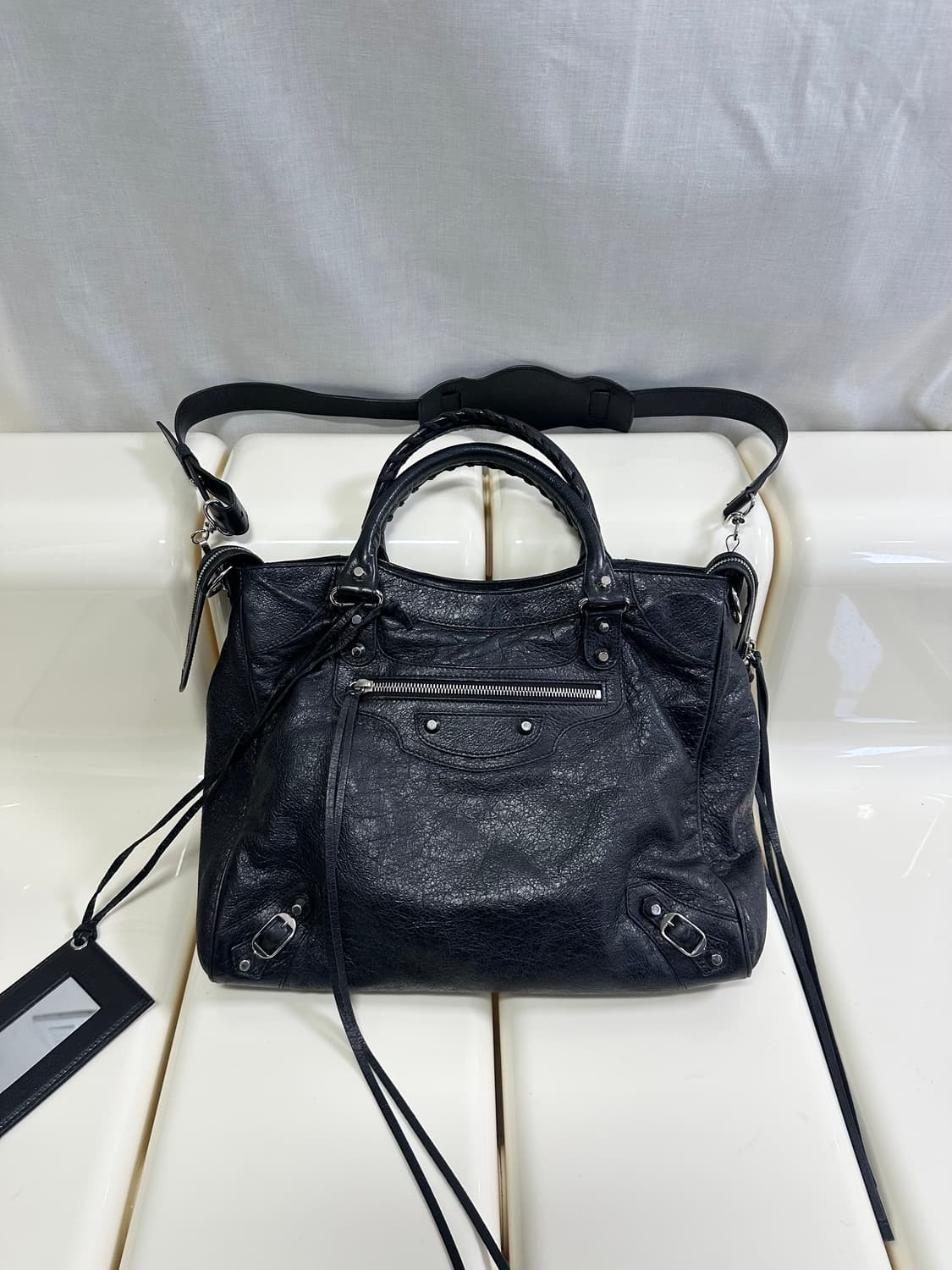 [A+ 정품] 발렌시아가 시티 모터백 벨로 블랙 상품이미지1