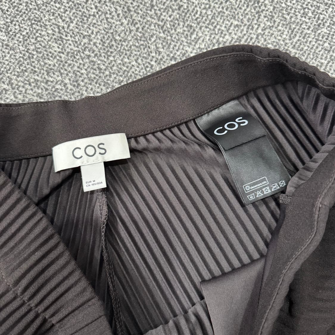 COS 플리츠 와이드 팬츠 상품이미지4