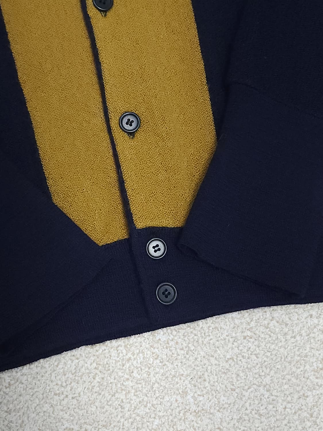 (105)입생로랑 남자 브이넥 긴팔 빈티지 가디건 상품이미지3