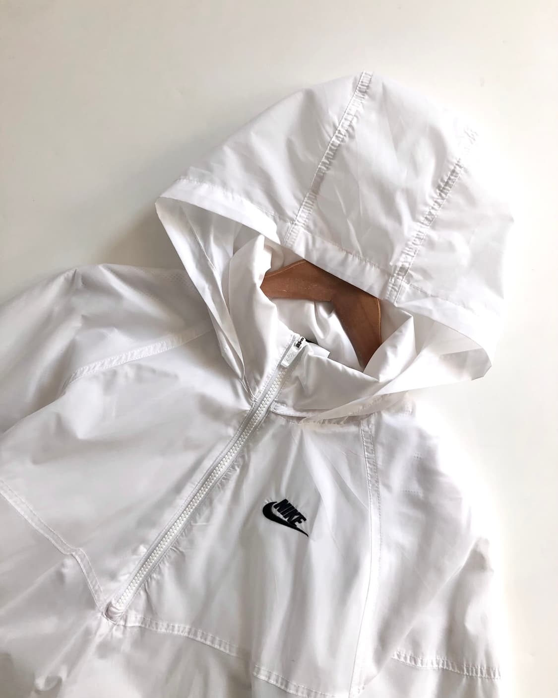 Nike 나이키 화이트컬러 아노락 바람막이 상품이미지3