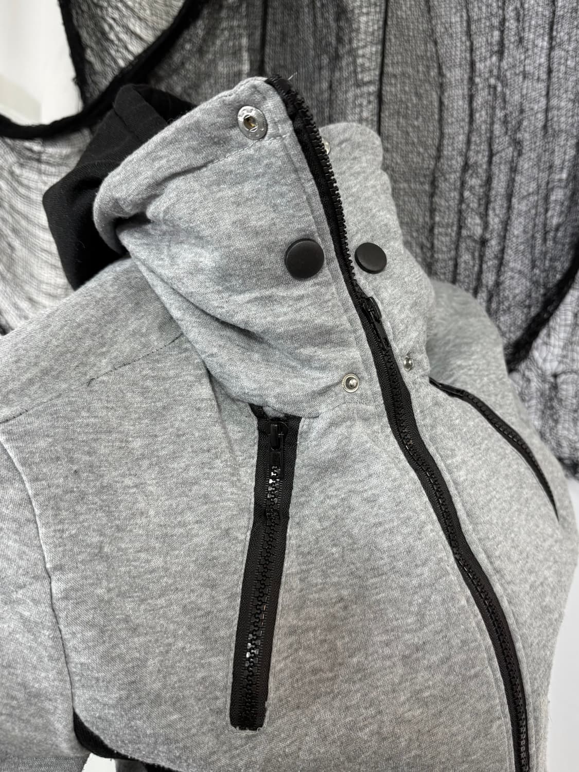 gray detail hood zip up 상품이미지4