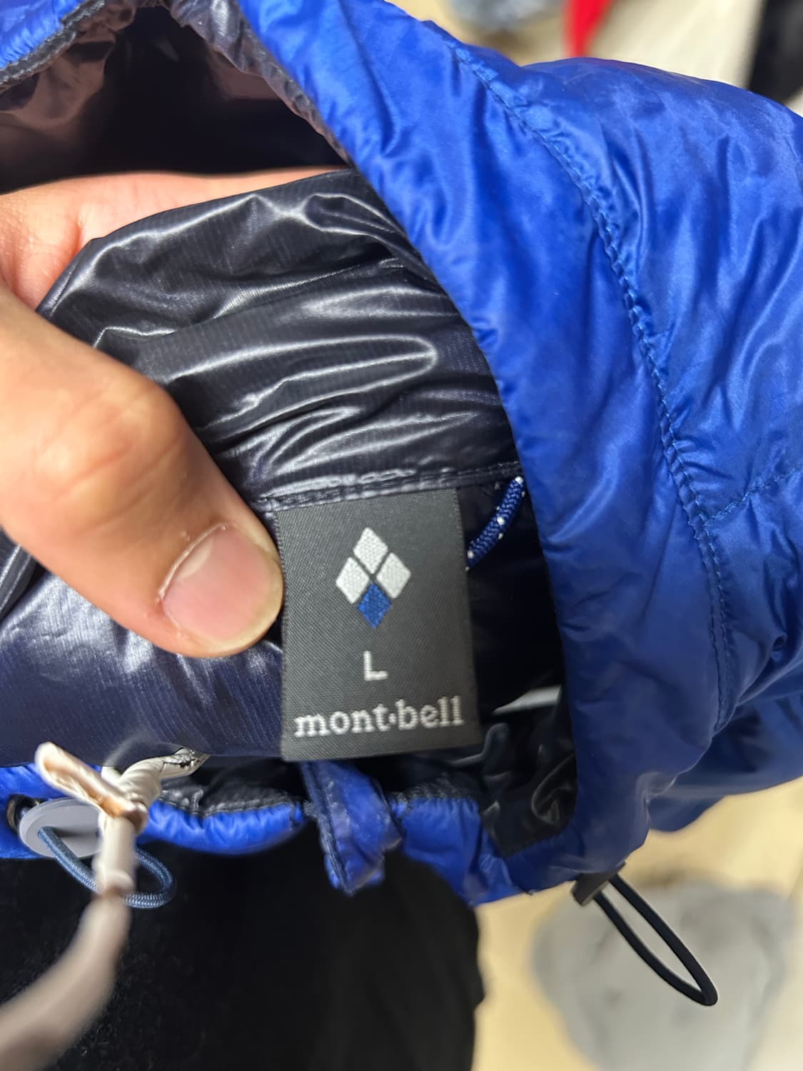 몽벨 주우재 경량 패딩 팝니다 상품이미지2