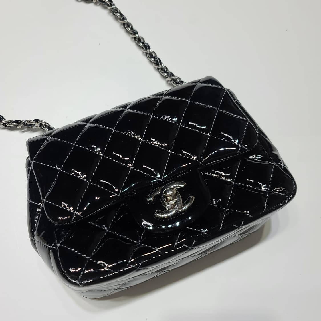 샤넬 미니 페이턴트 싱글 크로스 백 상품이미지2