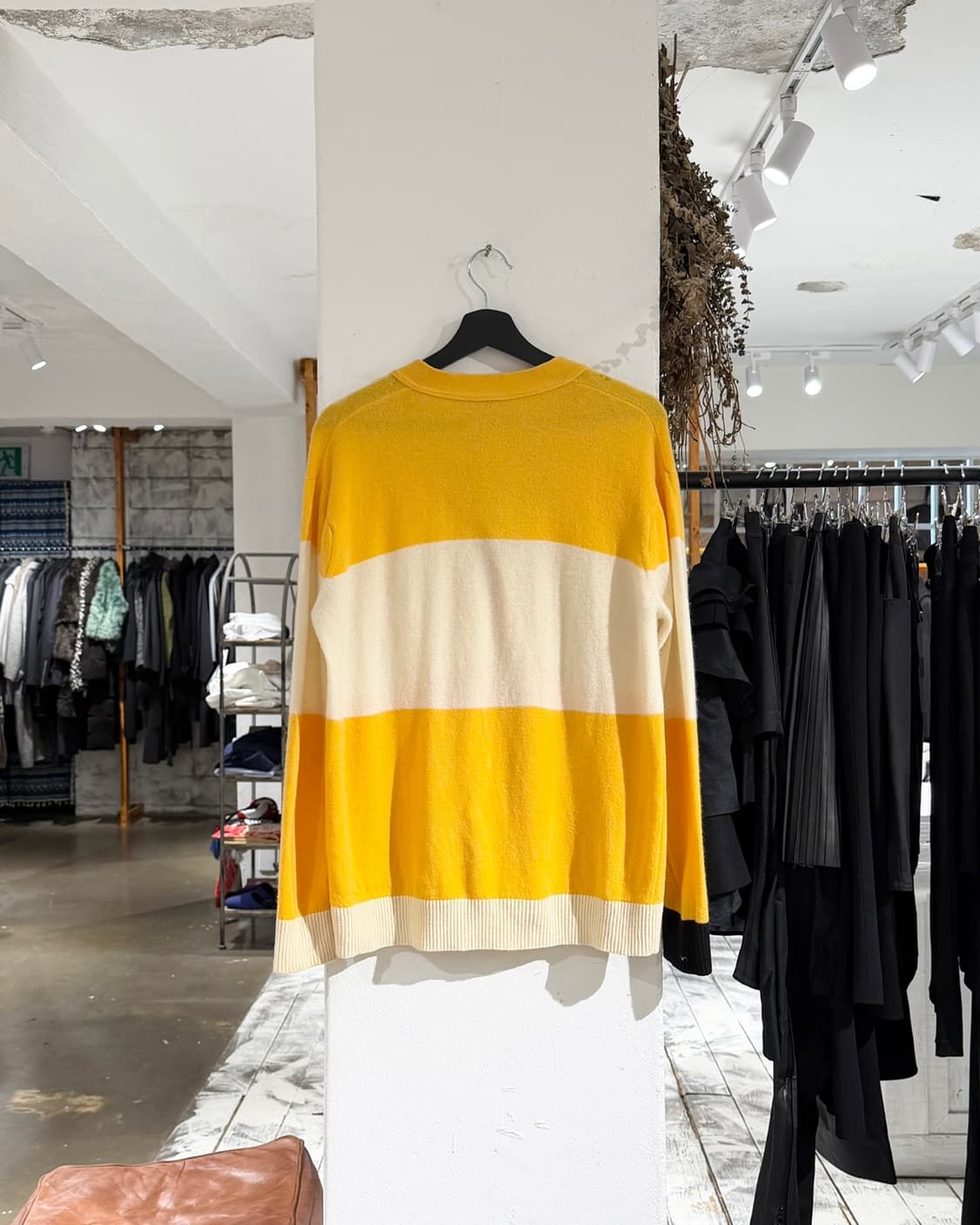 n21 옐로우 클라우디아 울 로고 가디건 상품이미지6