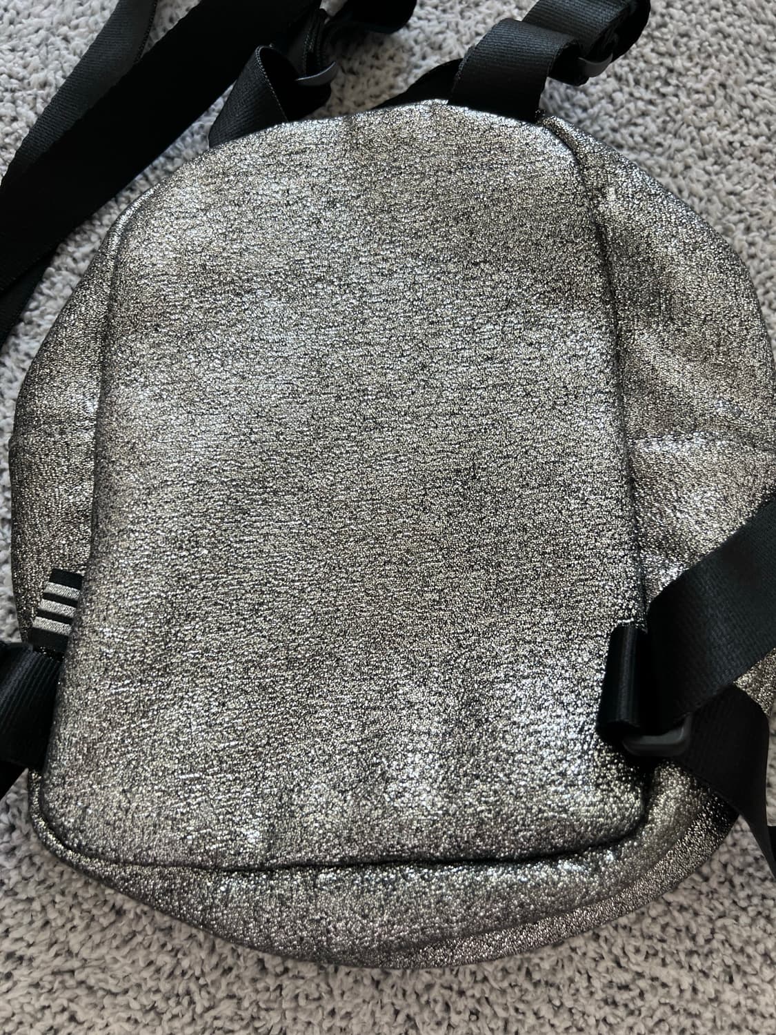 아디다스 메탈릭 미니 백팩 상품이미지5