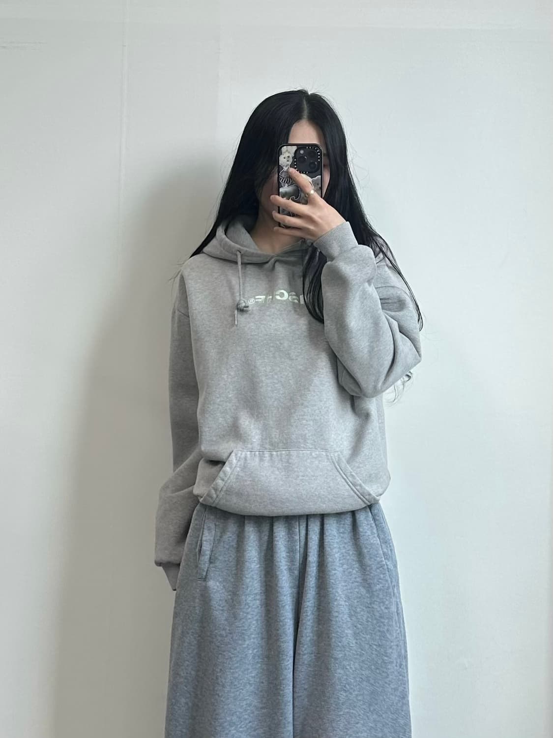 미스치프 자수로고 그레이 후드티 상품이미지1