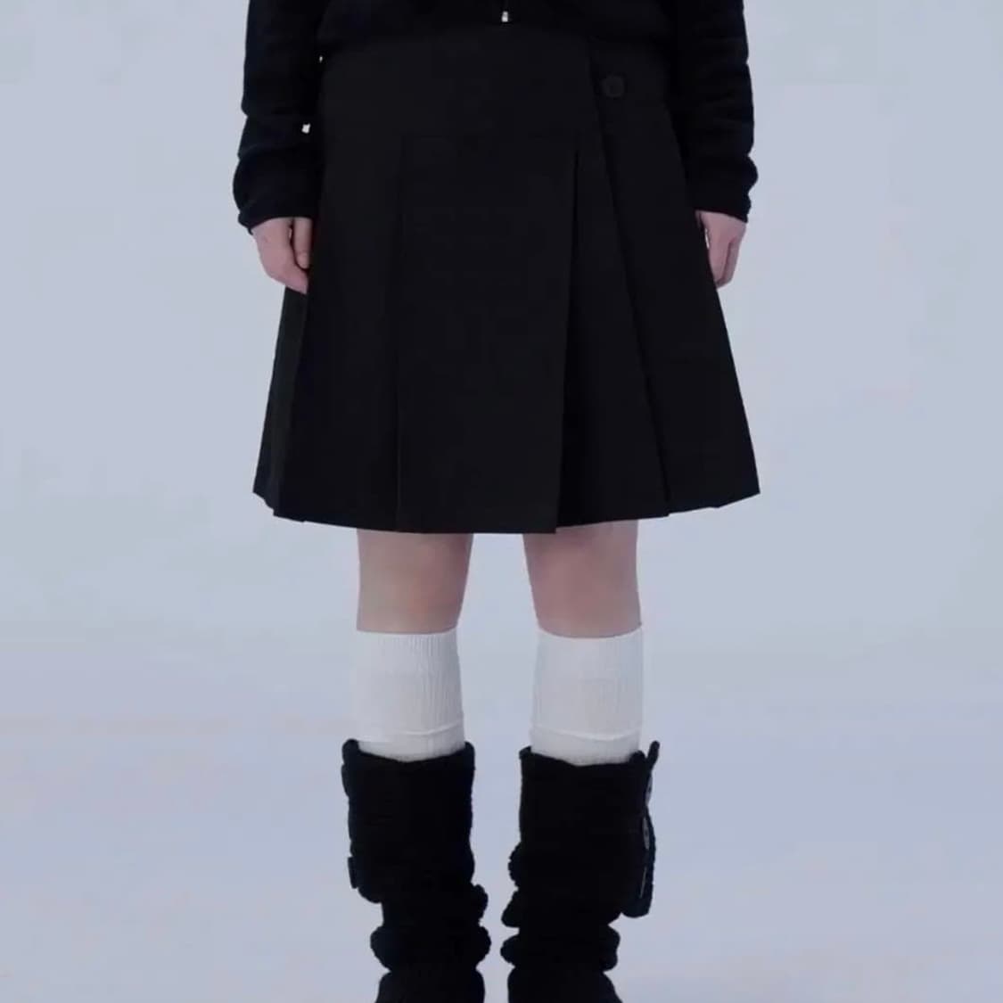 미세키서울 미디 랩 스커트 블랙 1 상품이미지1