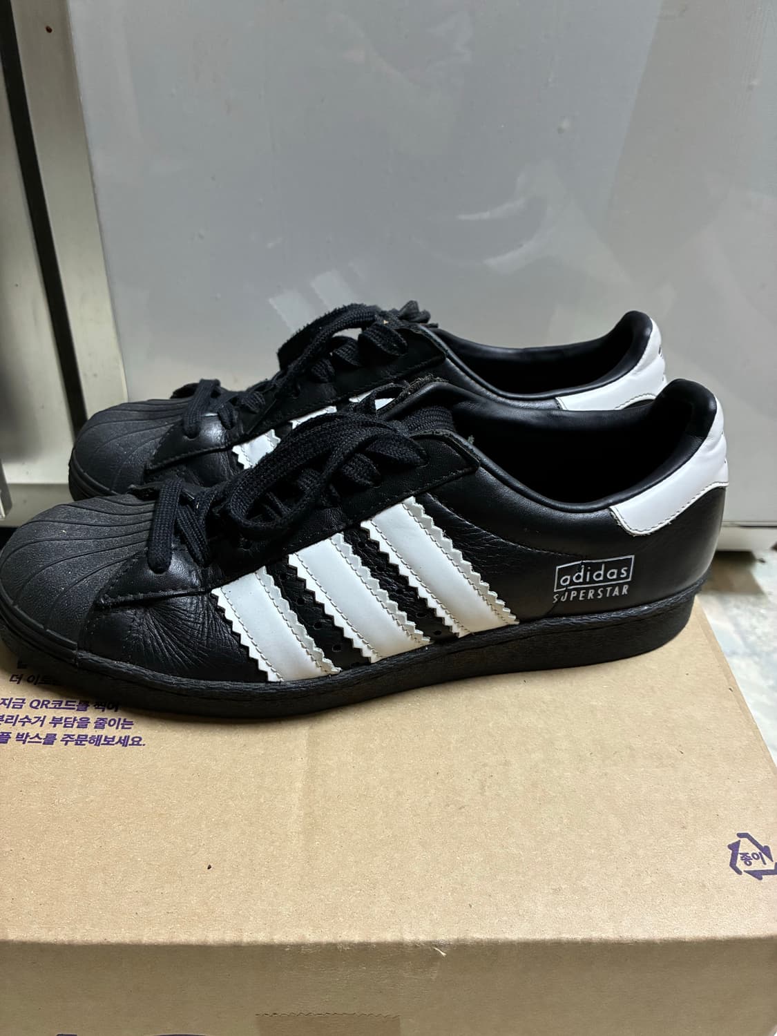 아디다스 슈퍼스타 80s enlarged stripes 상품이미지2