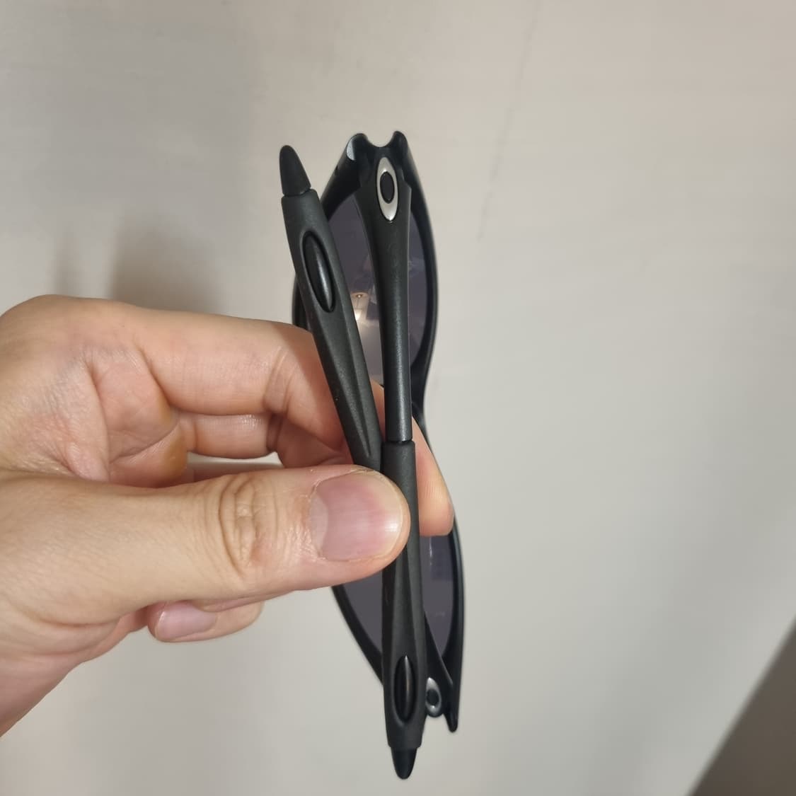 오클리 미뉴트 매트블랙 1.0  상품이미지3