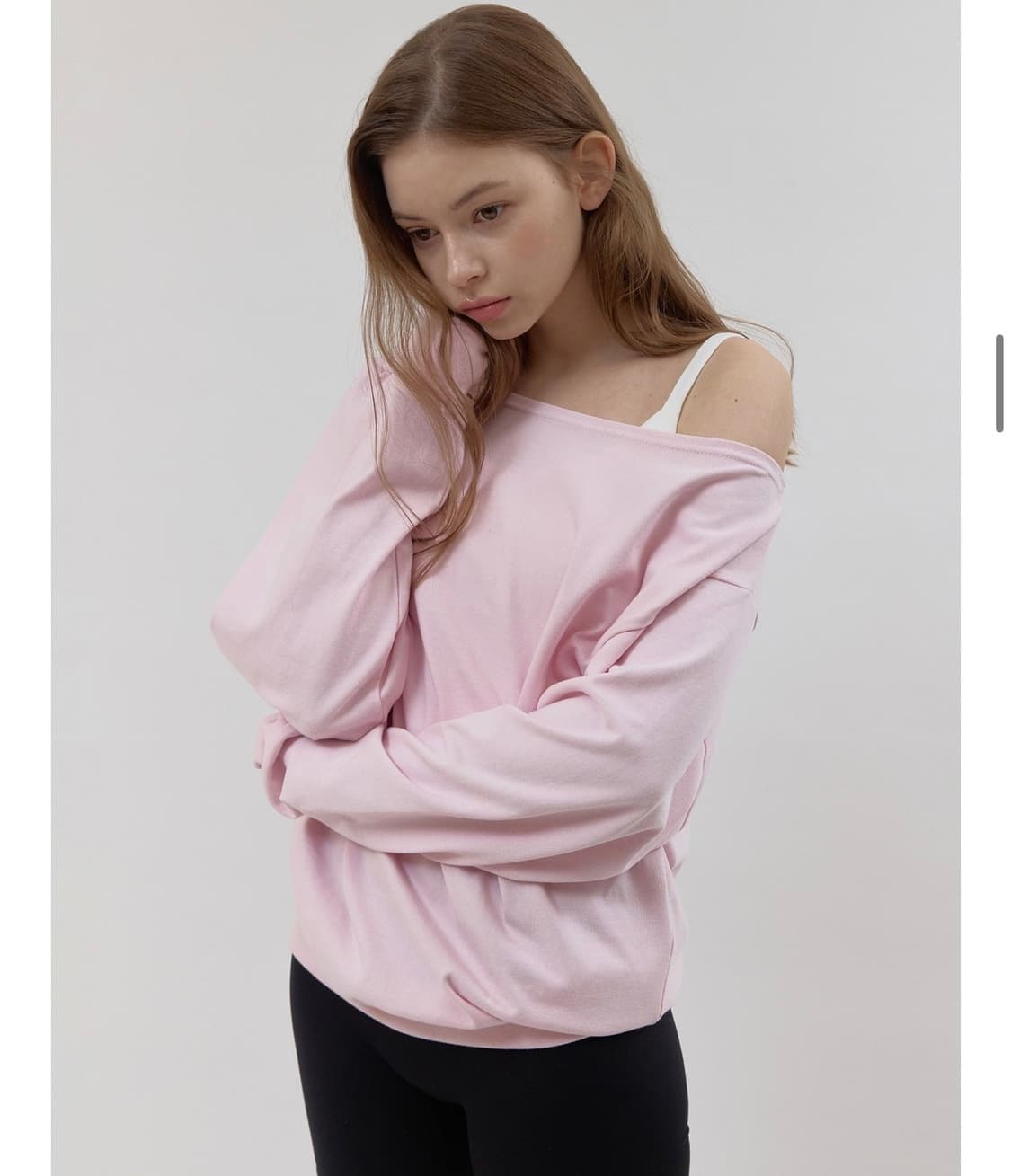 헤더먼트 오프숄더 스웻 탑 베이비핑크 상품이미지1