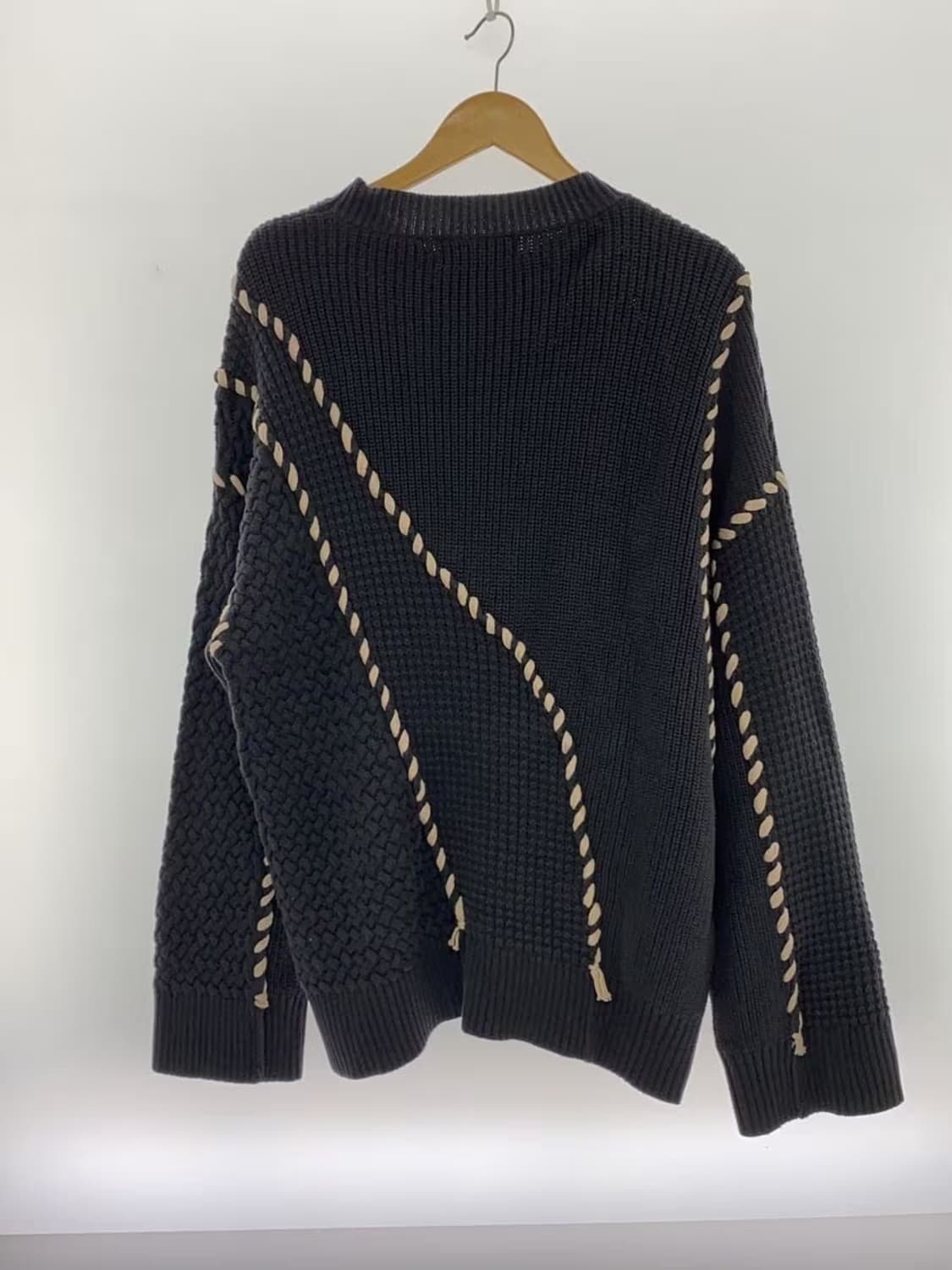 자라 x 메종 스페셜 콘트라스트 스티치 스웨터 다크 그레이 상품이미지2