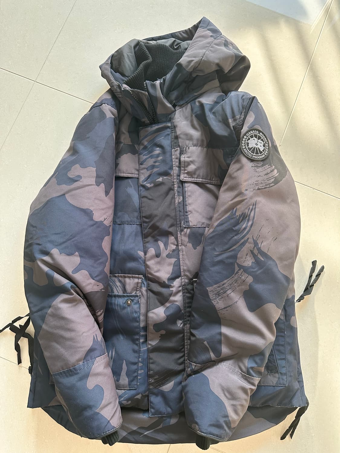 캐나다구스 윈덤파카 블랙라벨 카모 L 상품이미지1