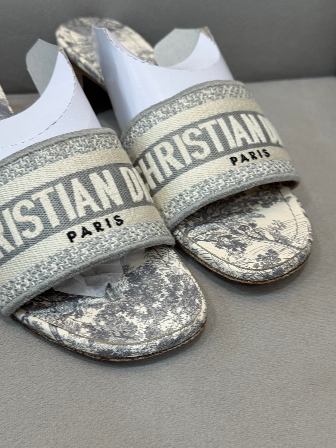 디올 디웨이 뮬 슬리퍼 36.5사이즈 상품이미지2