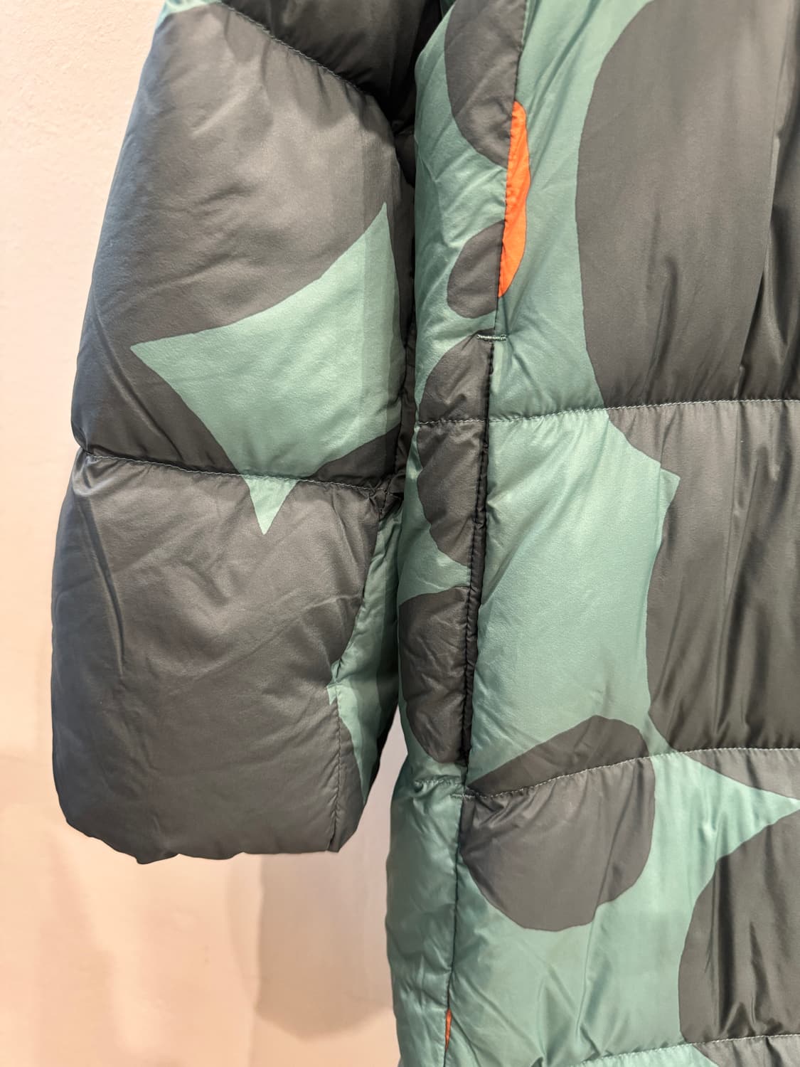 유니클로x마리메코 울트라라이트 슬림다운 상품이미지4