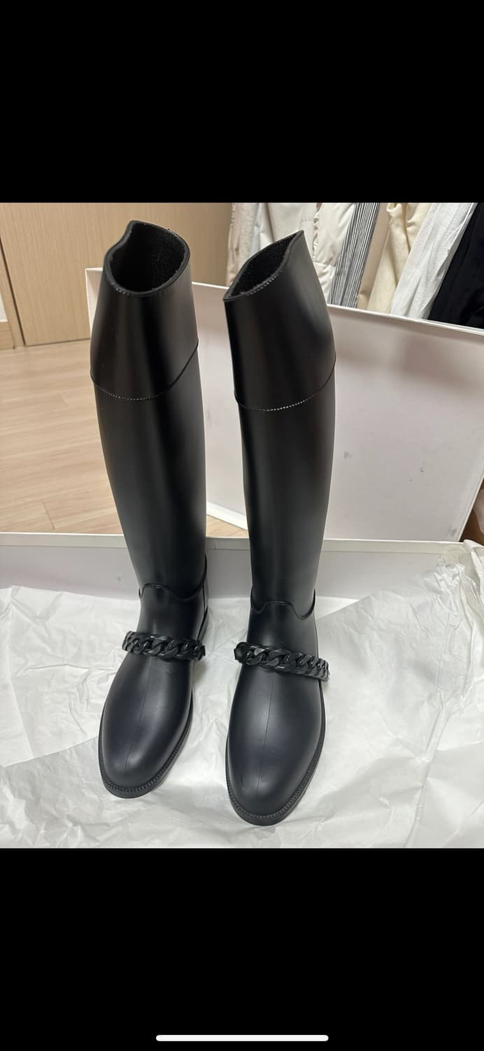 지방시 아이코닉 체인 레인부츠 상품이미지1