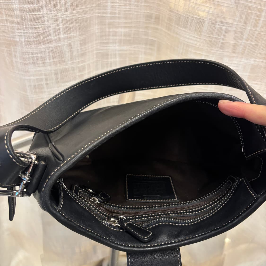 정품 코치 스티치 버클 숄더백     상품이미지9