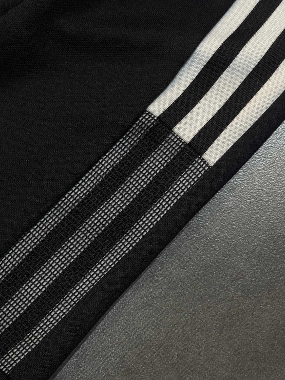 ADIDAS 트랙집업 상품이미지2