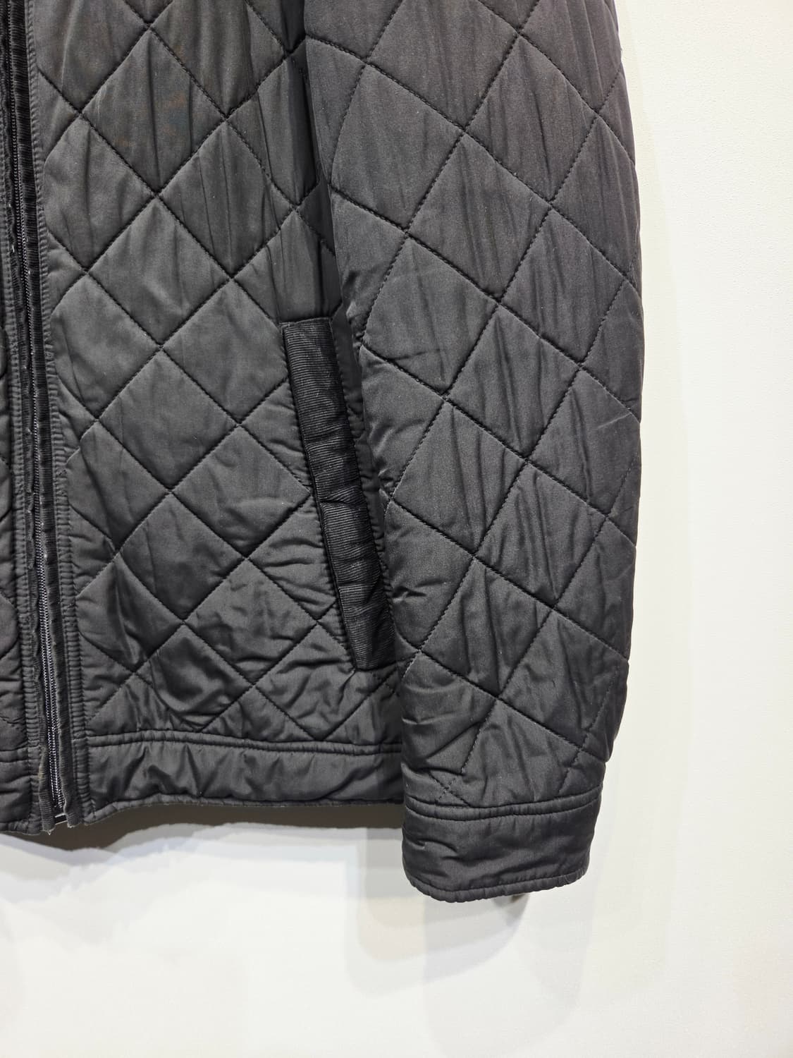 HAZZYS 헤지스 블랙 다이아 퀼팅 자켓 상품이미지5