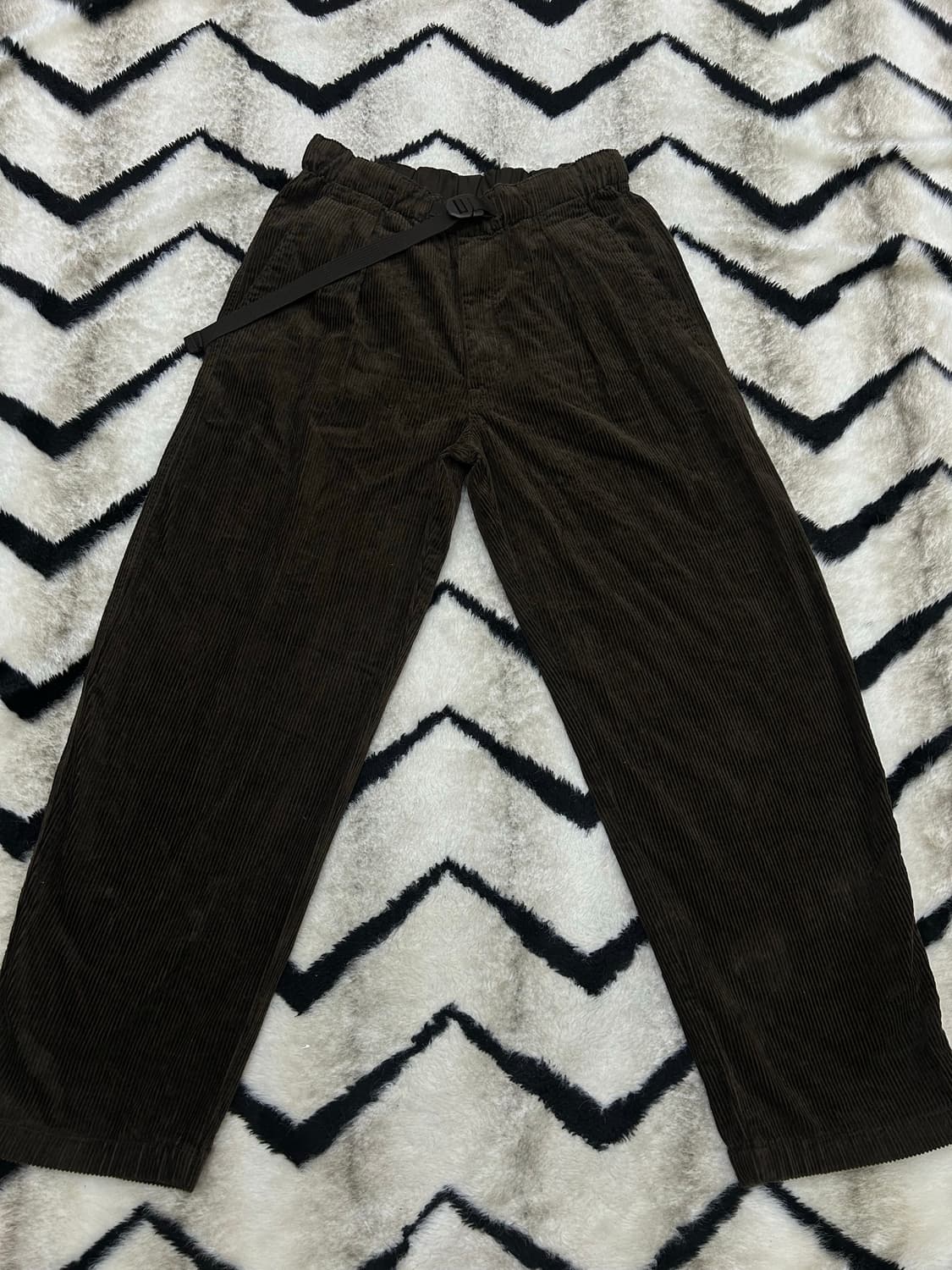 [S]유니클로U 벨티드 코듀로이 턱 와이드 팬츠/브라운 상품이미지3