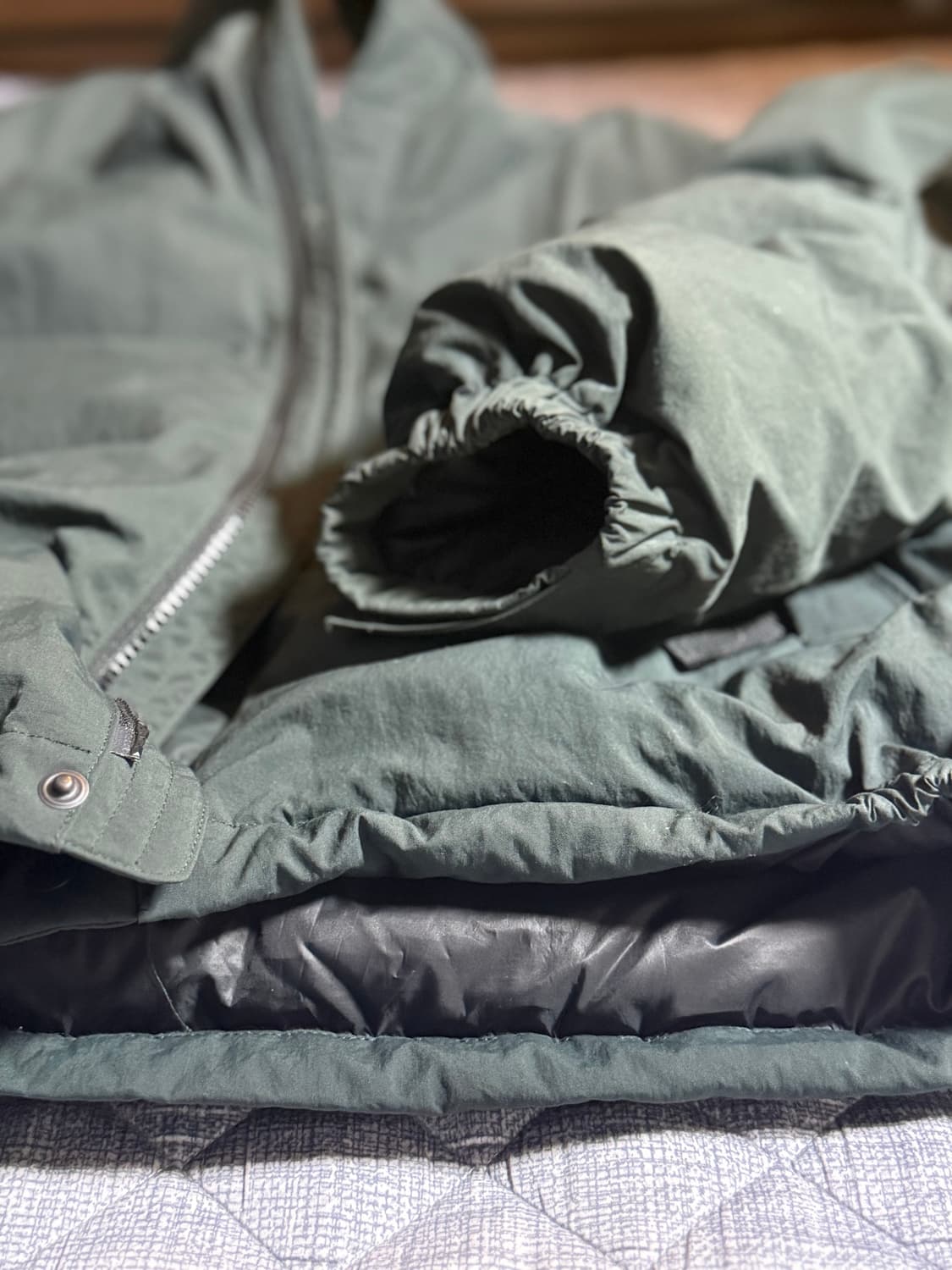 듀테로 올리브 그린 구스 다운 (100) 숏패딩 상품이미지5