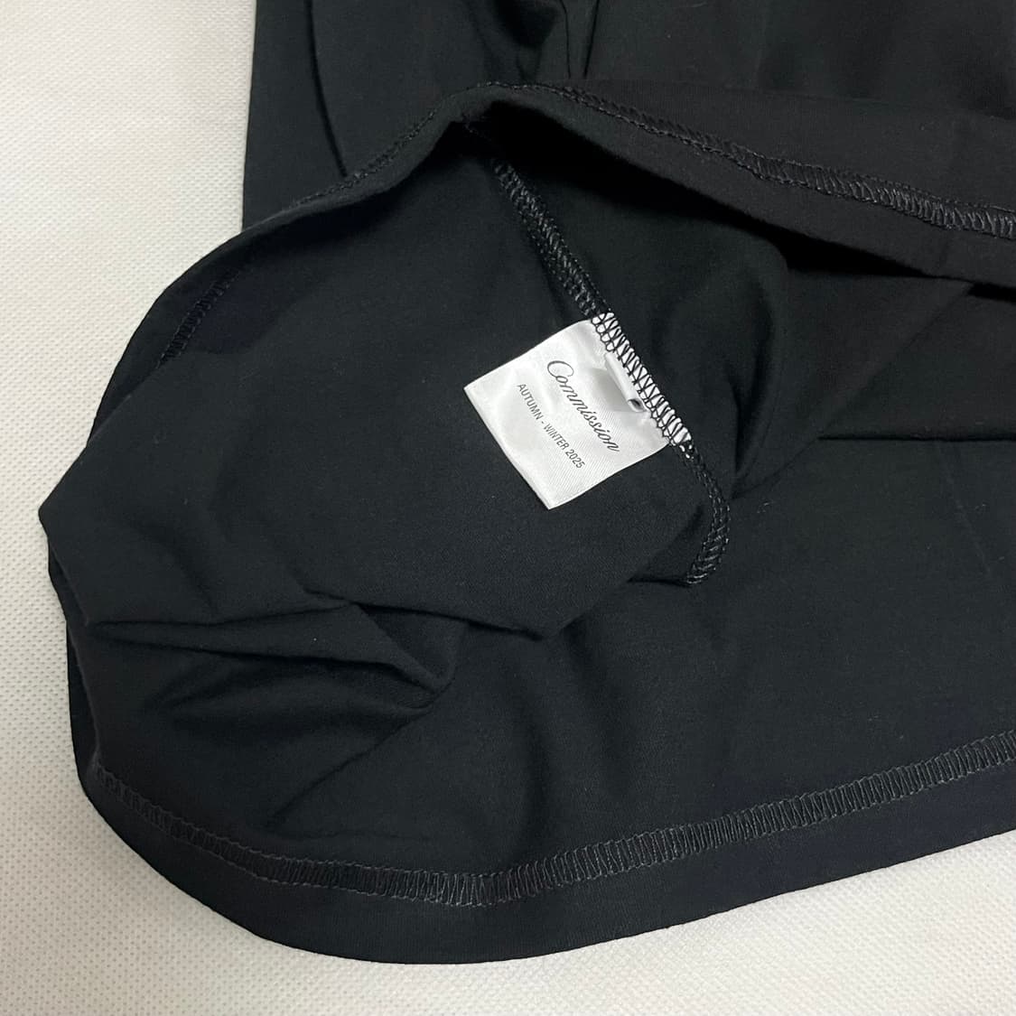 [S,M,L]커미션 25fw Reversed 베이비 티셔츠/블랙 상품이미지3