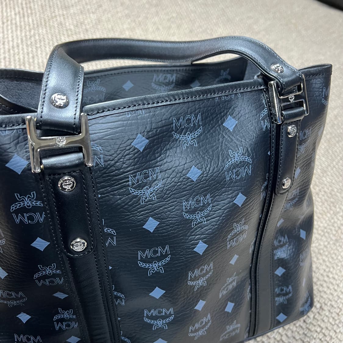 MCM 비세토스 블랙 쇼퍼백 상품이미지6