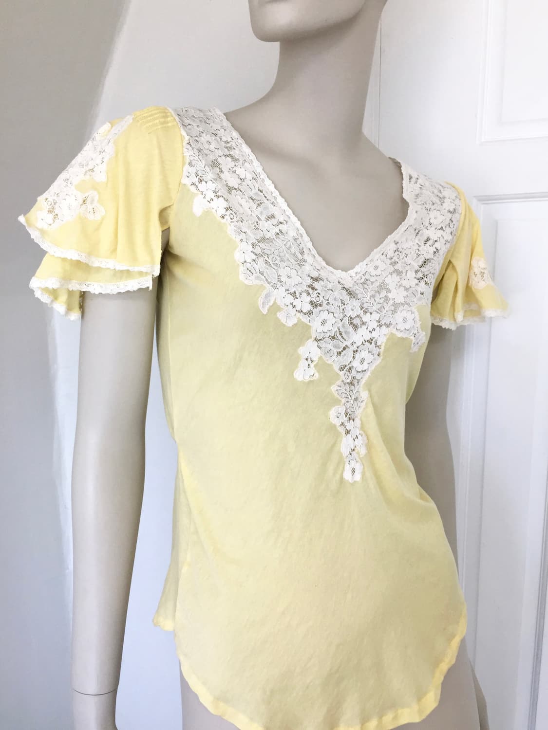 Ralph Lauren Lace Trimmed Lemon  Top 상품이미지3