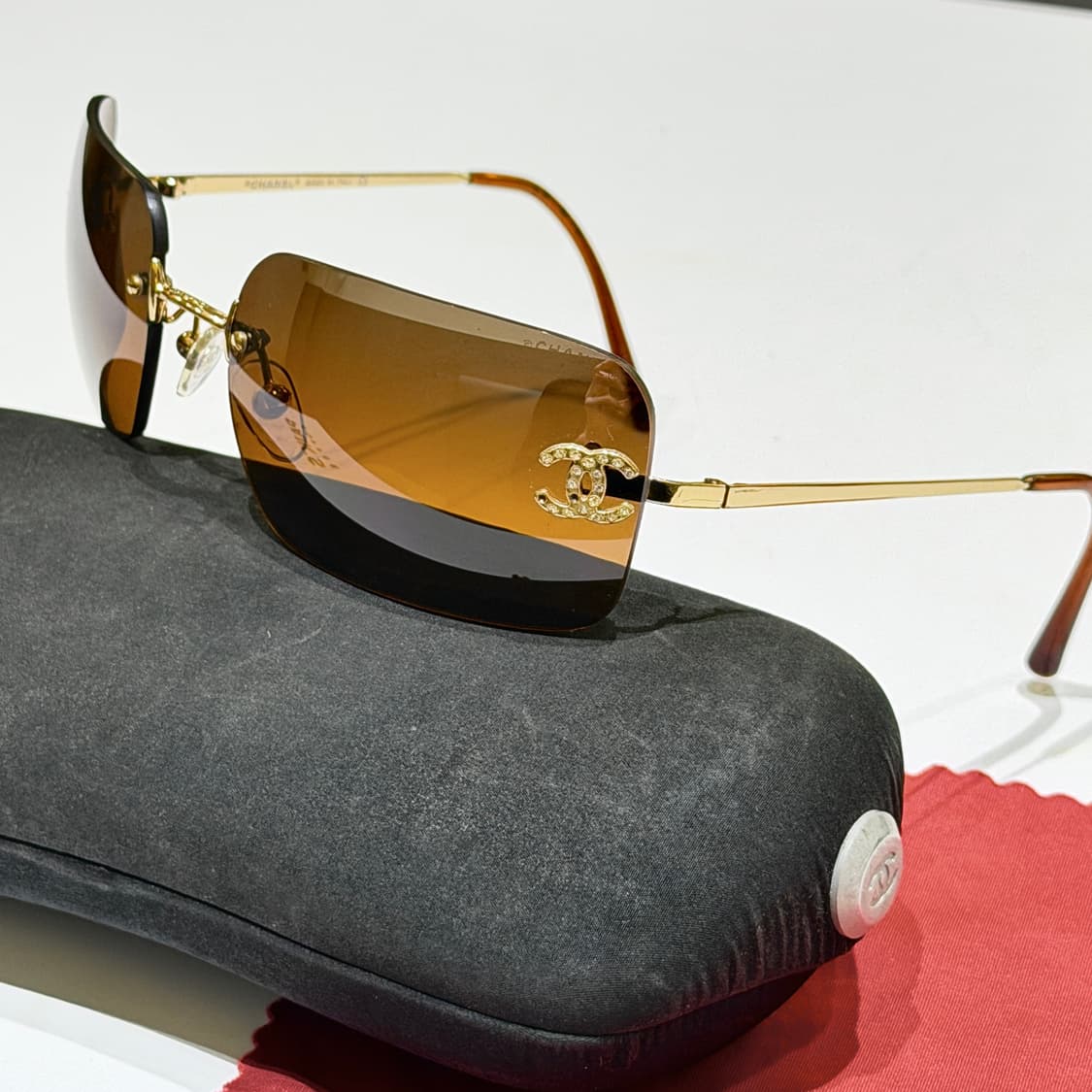 00‘s 샤넬 4017-D 빈티지 무테 선글라스 상품이미지3