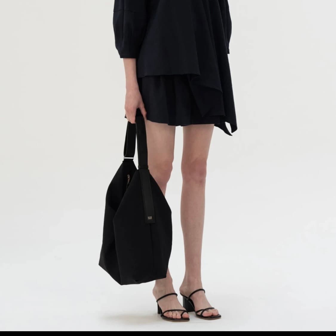 킨더살몬 미아 오버사이즈 숄더백 상품이미지4