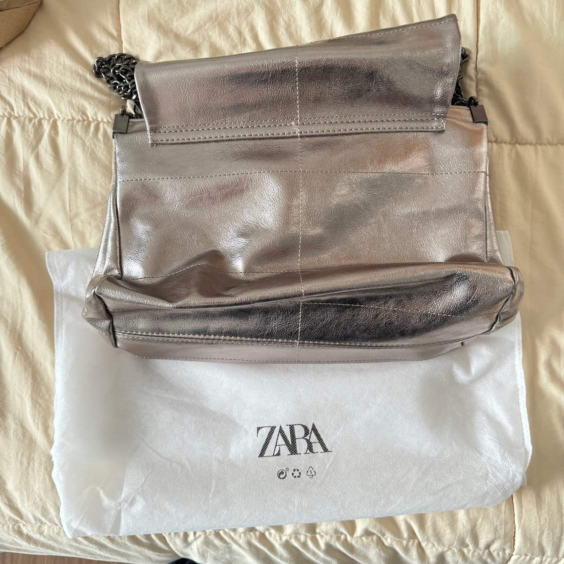 자라 락 플랩 숄더백 리드 그레이 상품이미지6