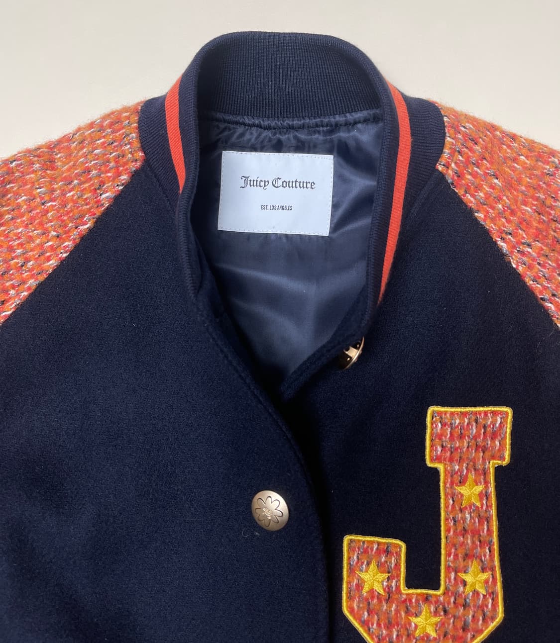 쥬시 꾸뛰르 트위드 바시티 자켓 상품이미지3