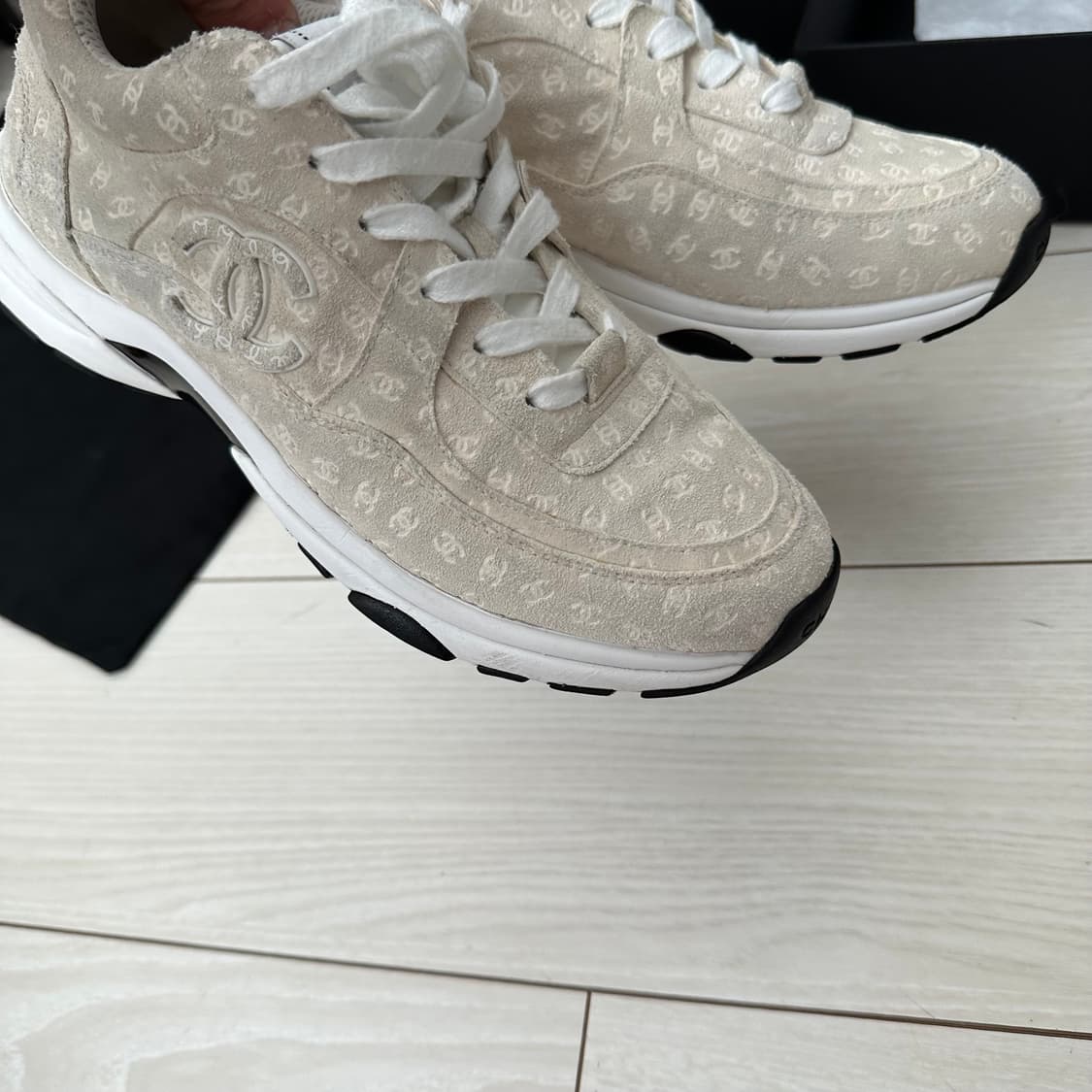 샤넬 프린티드 스니커즈 39 사이즈  상품이미지1