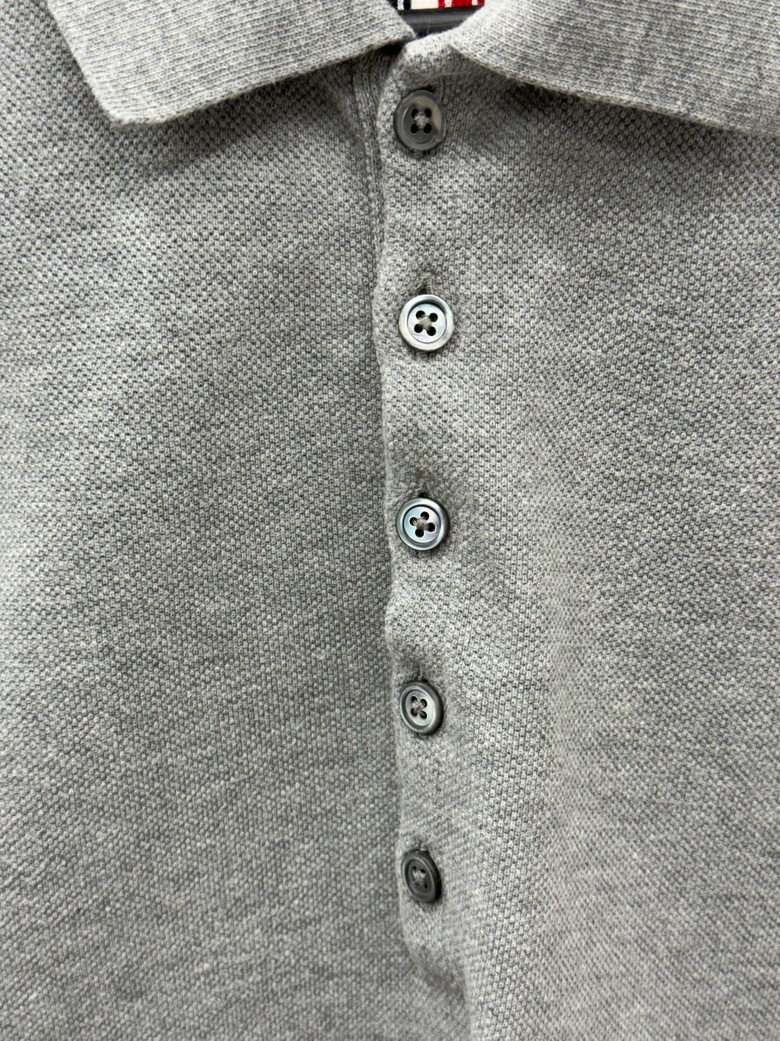 [2] 톰브라운 백삼선 PK 반팔티 상품이미지4