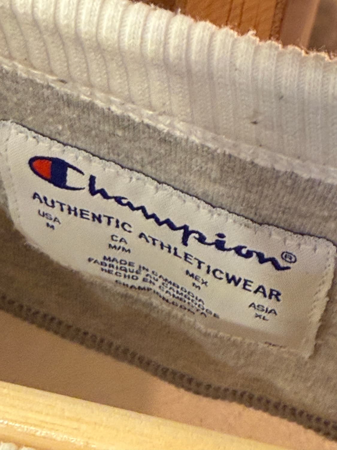 챔피온 자수로고 화이트 맨투맨 상품이미지2