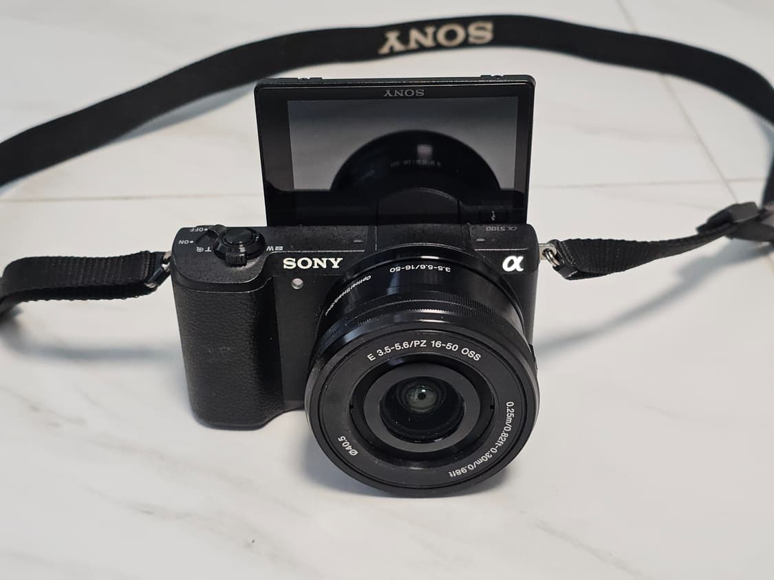 소니 알파 a5100 미러리스 카메라 상품이미지1