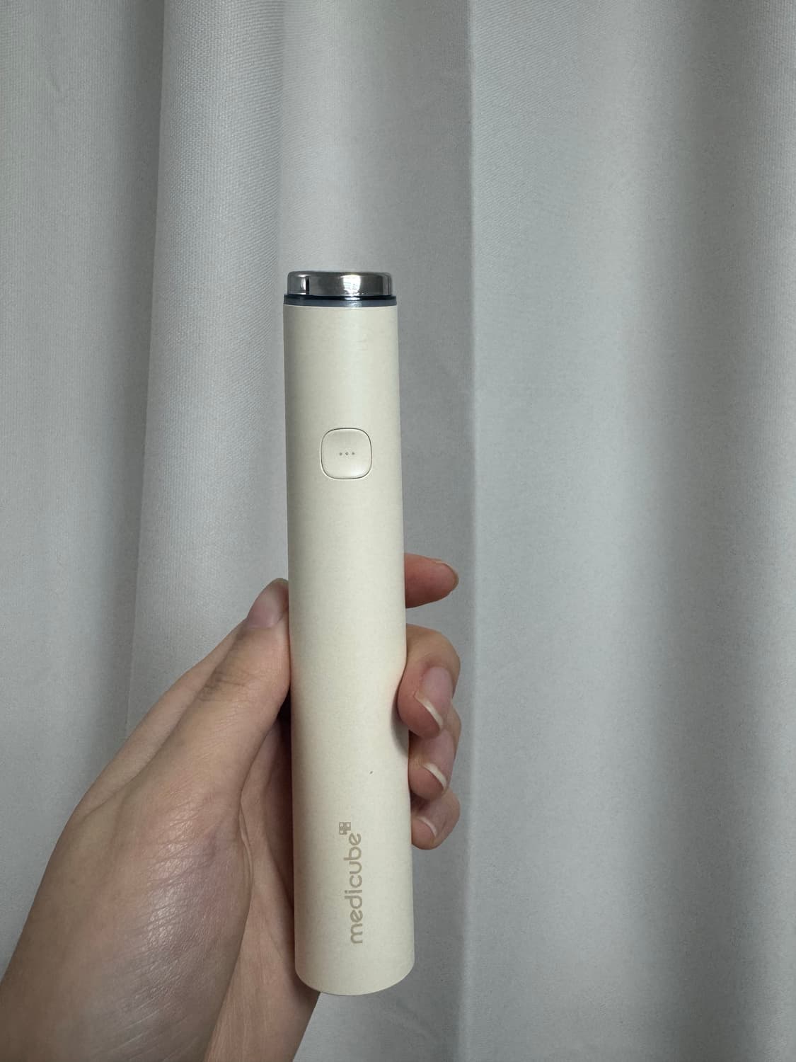 메디큐브 부스터미니플러스+브이롤러 세트 상품이미지2