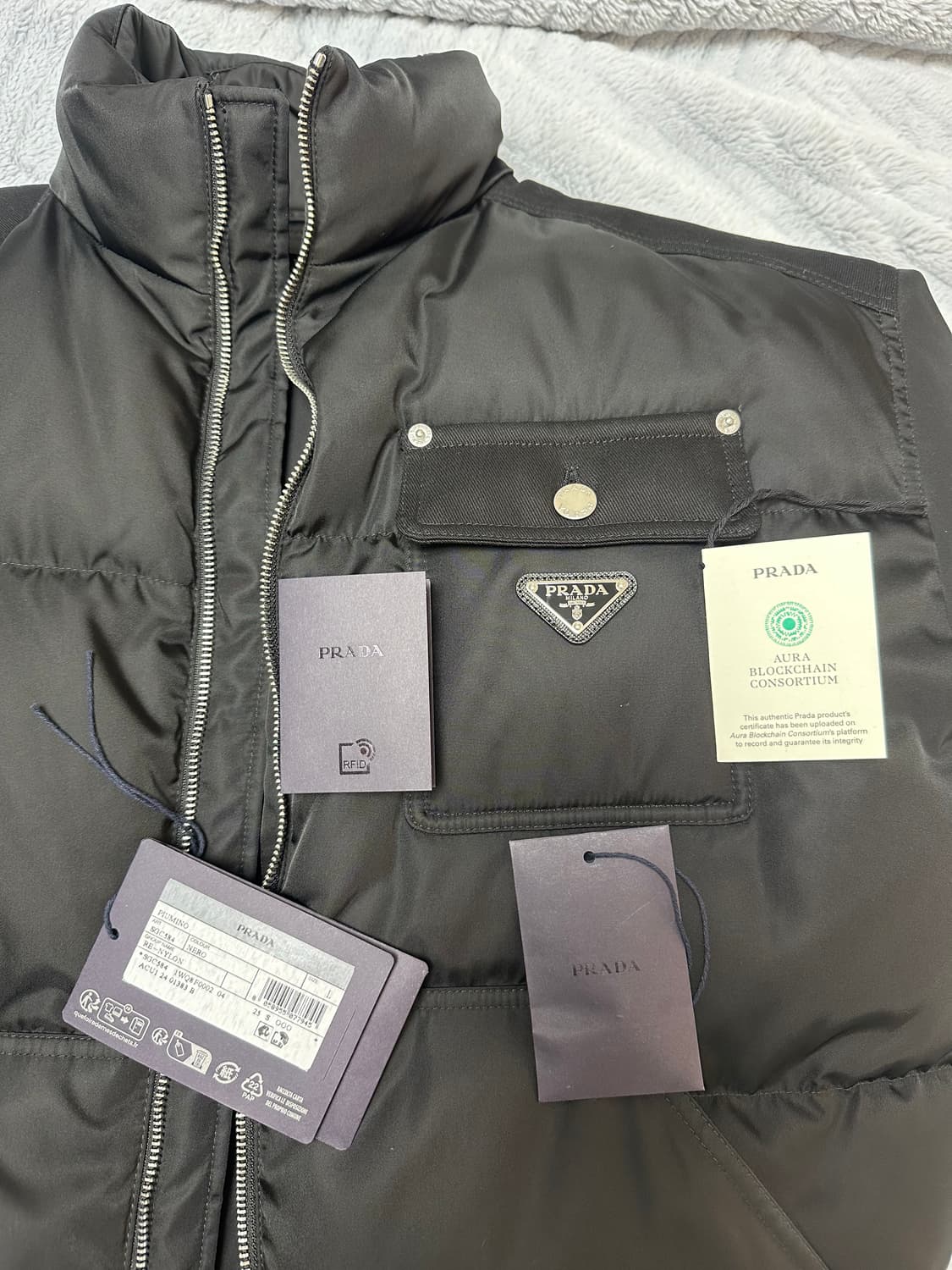 프라다 남성 리나일론 패딩 라지 상품이미지1