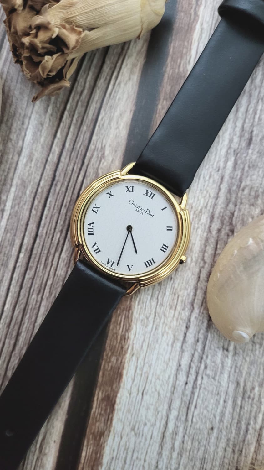 [특가상품]정품 크리스찬디올 골드 3단 라운드 남여공용 시계 상품이미지1