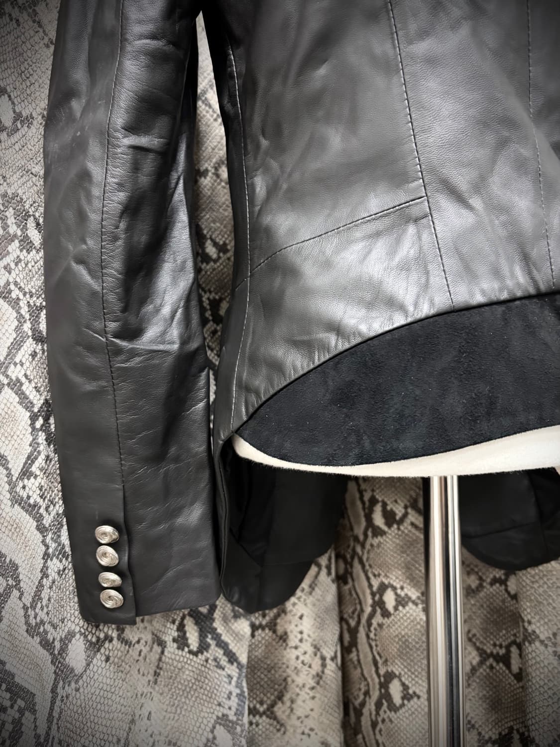 Unbalanced Stud Detail SheepSkin Jacket 상품이미지6