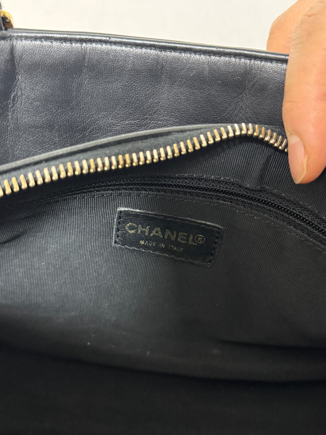 샤넬 CC로고 초코바 원통 토트백 상품이미지9