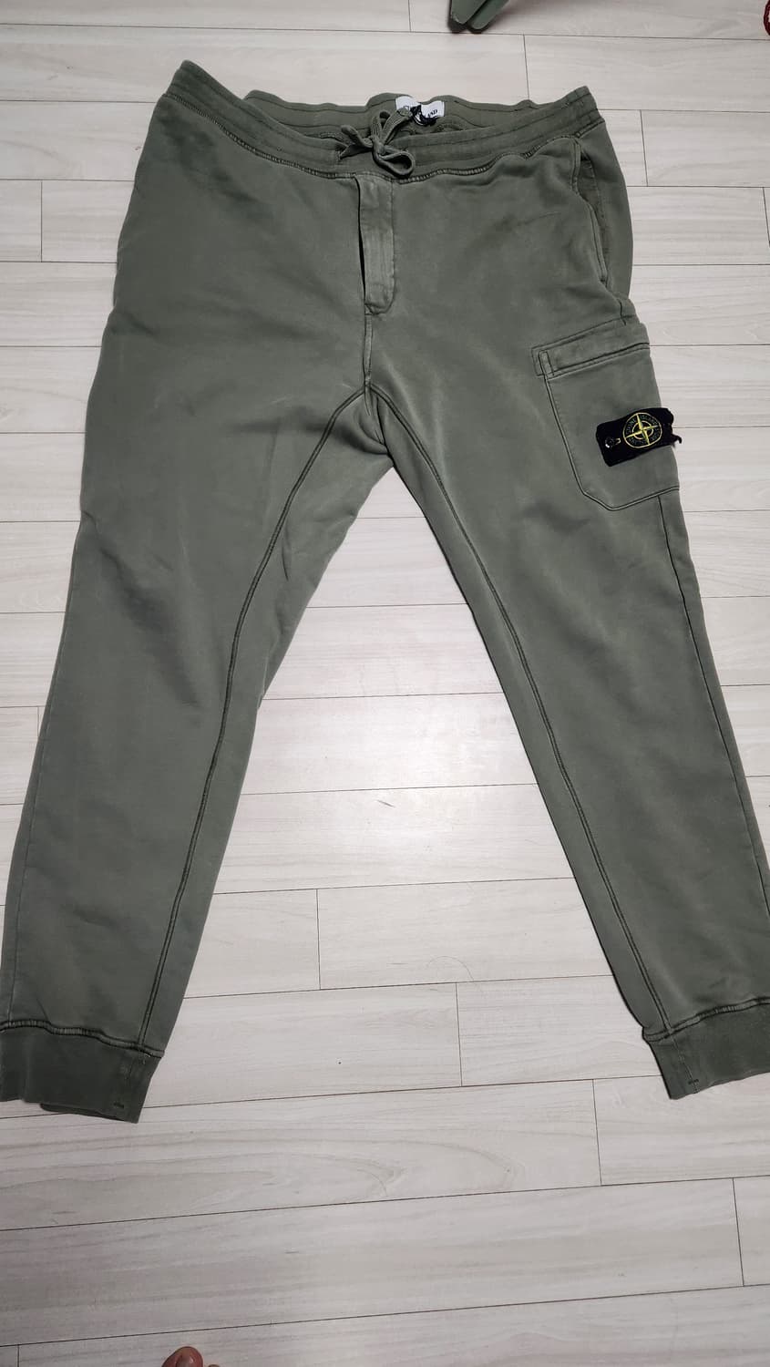 정품.스톤아일랜드 카키 와펜 조거 팬츠 XL 상품이미지1