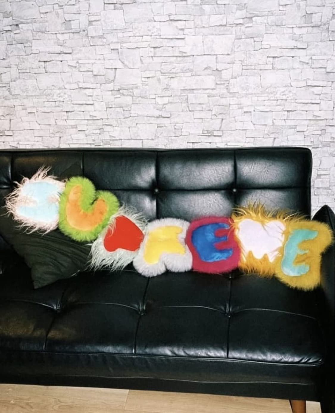 슈프림 26ss 퍼 필로우 상품이미지1