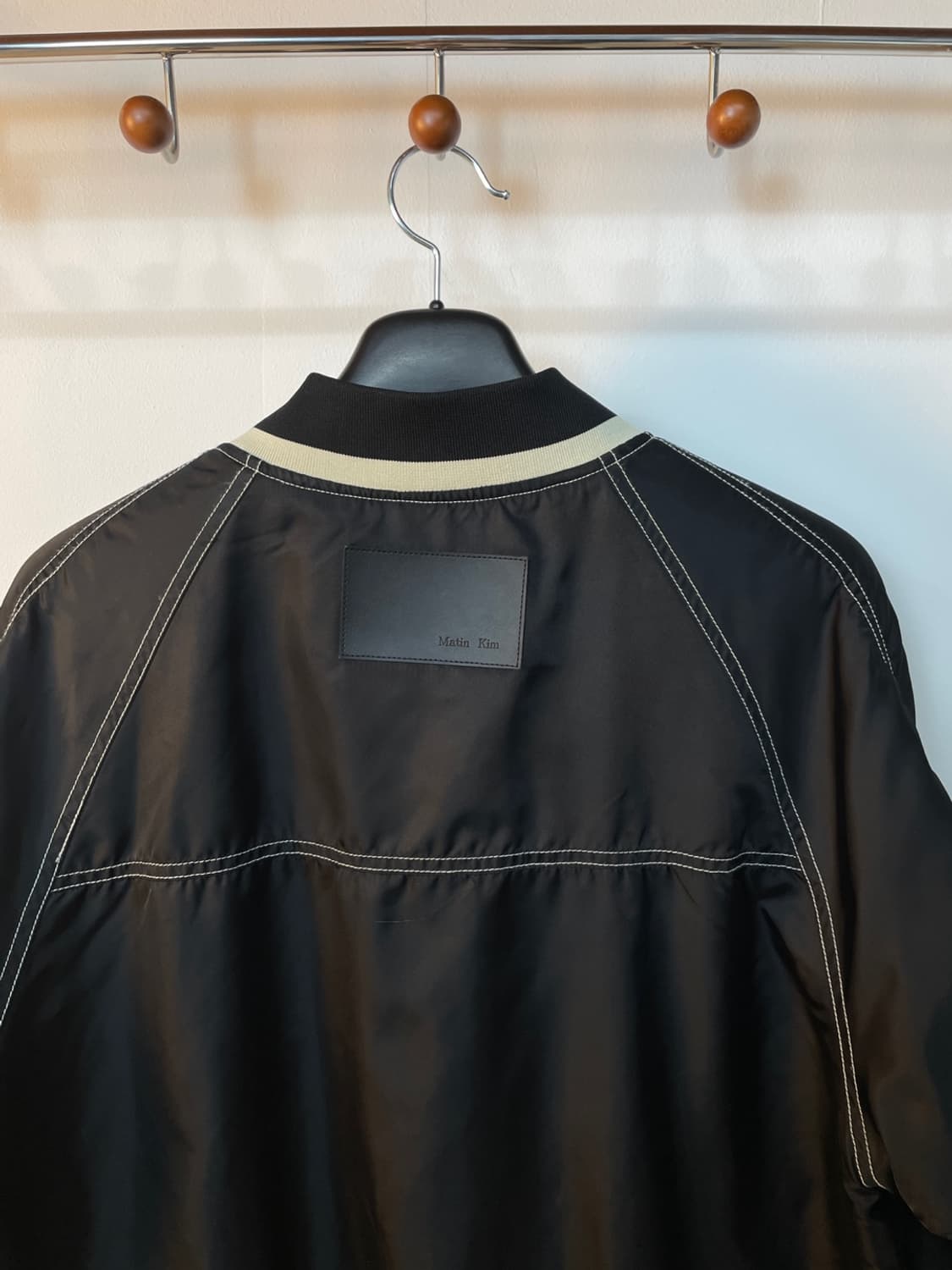 마뗑킴 스티치 바시티 자켓 상품이미지4