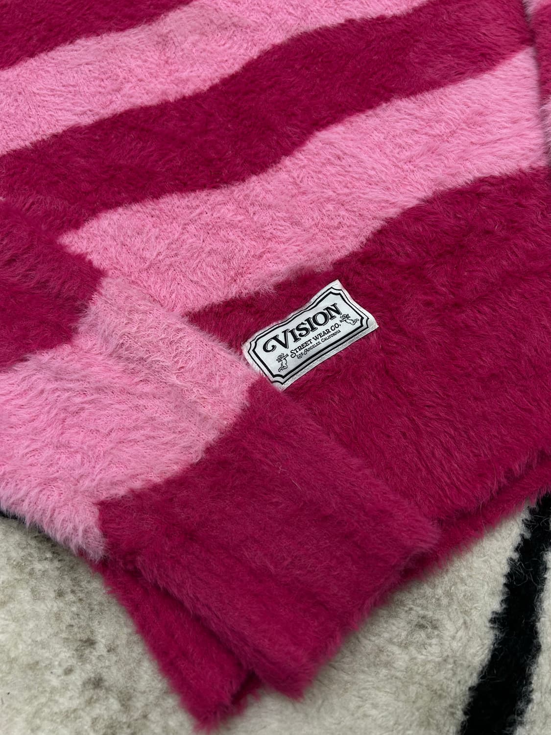 [S]비젼스트릿웨어 스트라이프 핑크 모헤어 오버핏 니트 상품이미지1