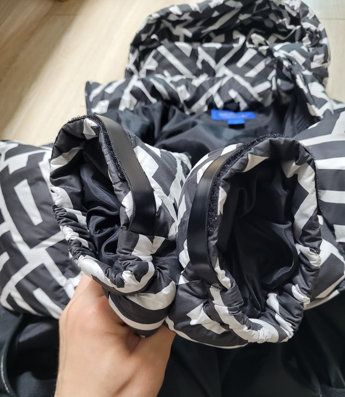 아디다스 AOP 레터링 패딩 사이즈 100 상품이미지7