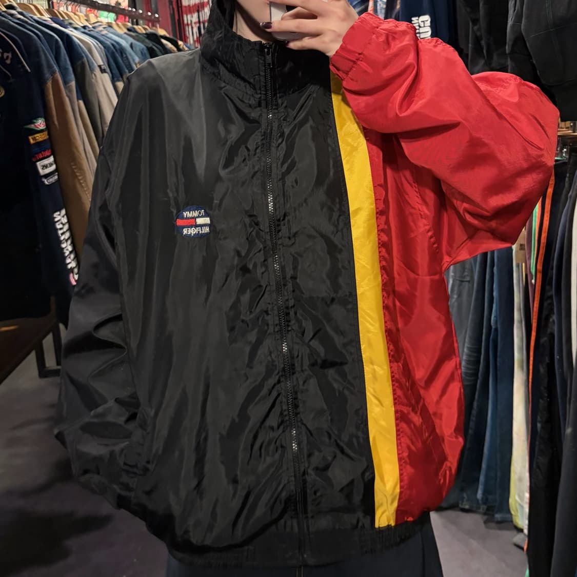  Tommy Hilfiger 타미힐피거 바람막이 블랙 레드 옐로우  상품이미지2