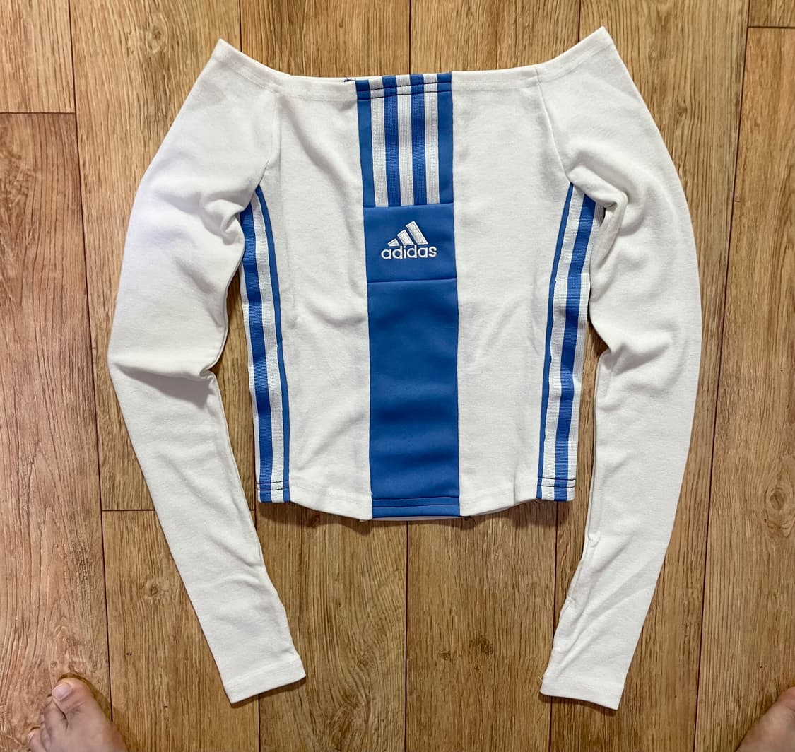 아디다스 화이트 하늘 소라 커스텀 오프숄더 한소희탑 긴팔 대장 유일매물 상품이미지1